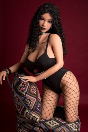Естела - секс кукла с черна коса в реален размер