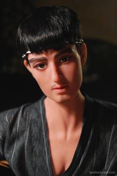 Barry - japońska realistyczna lalka płci męskiej