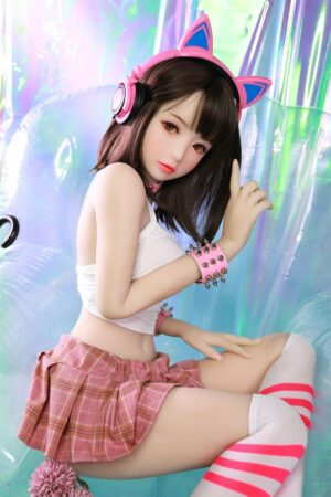 Annette - японская мини-секс-кукла с черными волосами