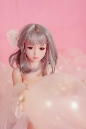 Leanna - Сладка мини секс кукла с големи гърди