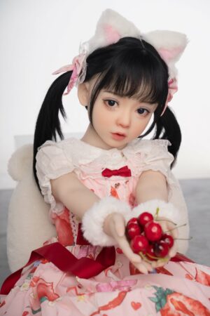 Mikoto - симпатичная мини-секс-кукла с плоской грудью