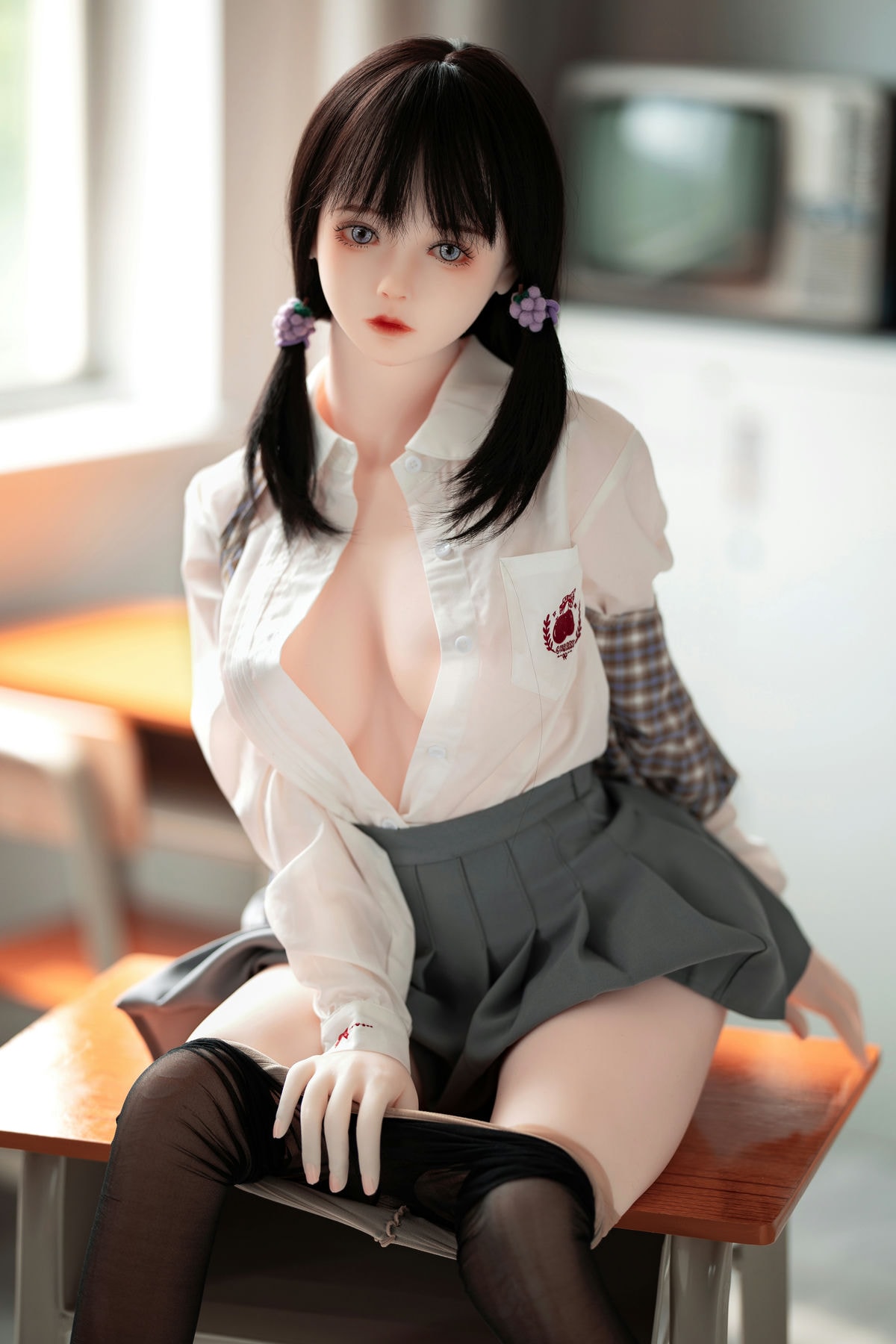 Nadine - azjatycka lalka erotyczna z dużymi piersiami